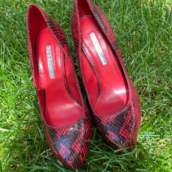 BCBG red python heels - Picture 3 of 6